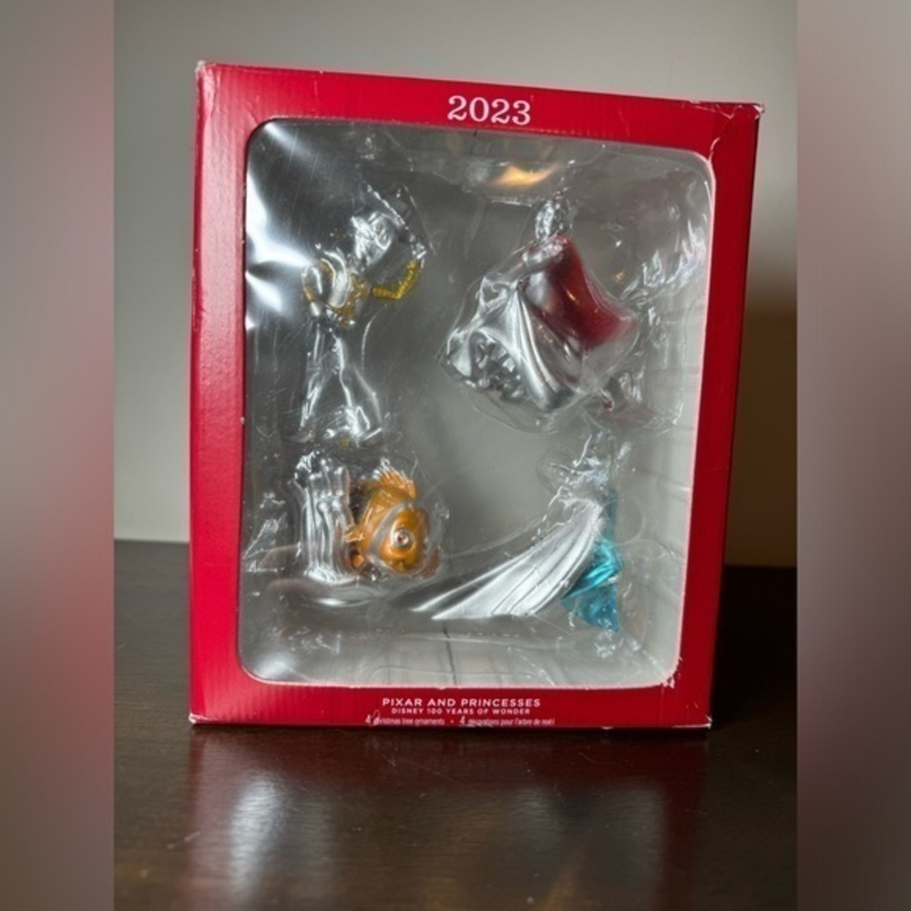 NIB Keepsake Ornament 2023 Pixar And Princesses Disney 100 Years of‎ Wonder